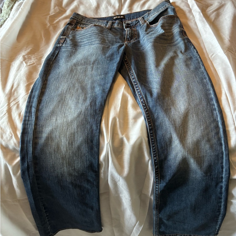 Relaxed Fit Blue Jeans with Natural Fading Slim Fit